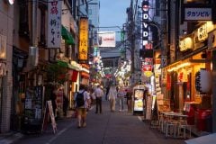 【画像】「えぇぇぇ！！」これが40年前の「新橋駅」です！ 画像で見る！（計11枚）