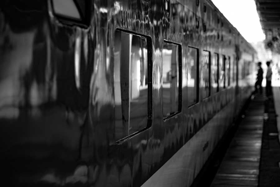 夜汽車のイメージ（画像：写真AC）