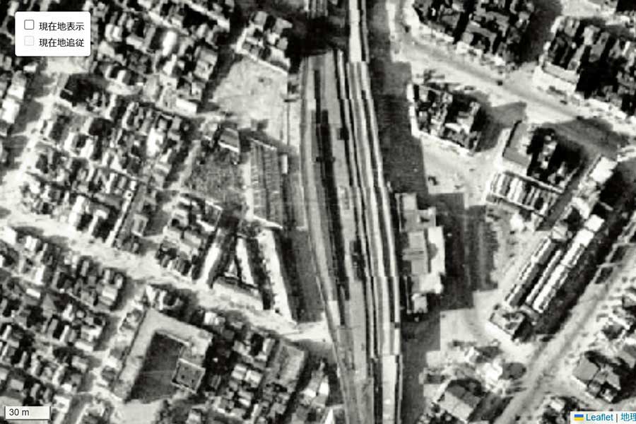 1947年頃の「新橋駅」周辺の航空写真（画像：国土地理院）