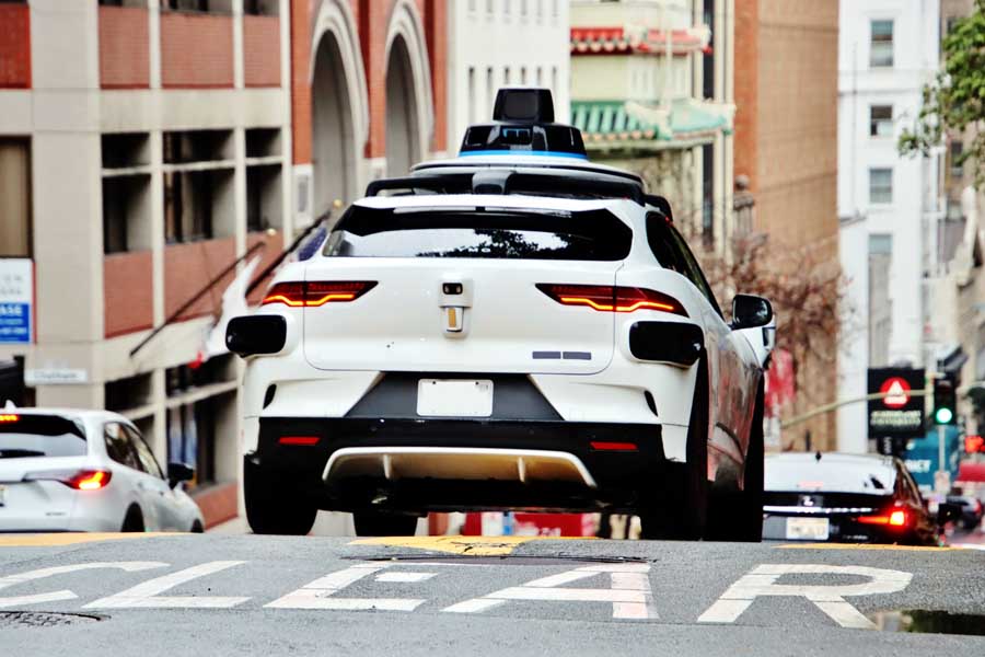 自動運転のイメージ（画像：写真AC）