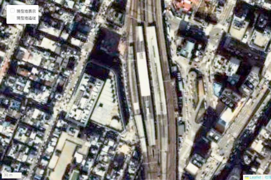 1985年頃の「新橋駅」周辺の航空写真（画像：国土地理院）