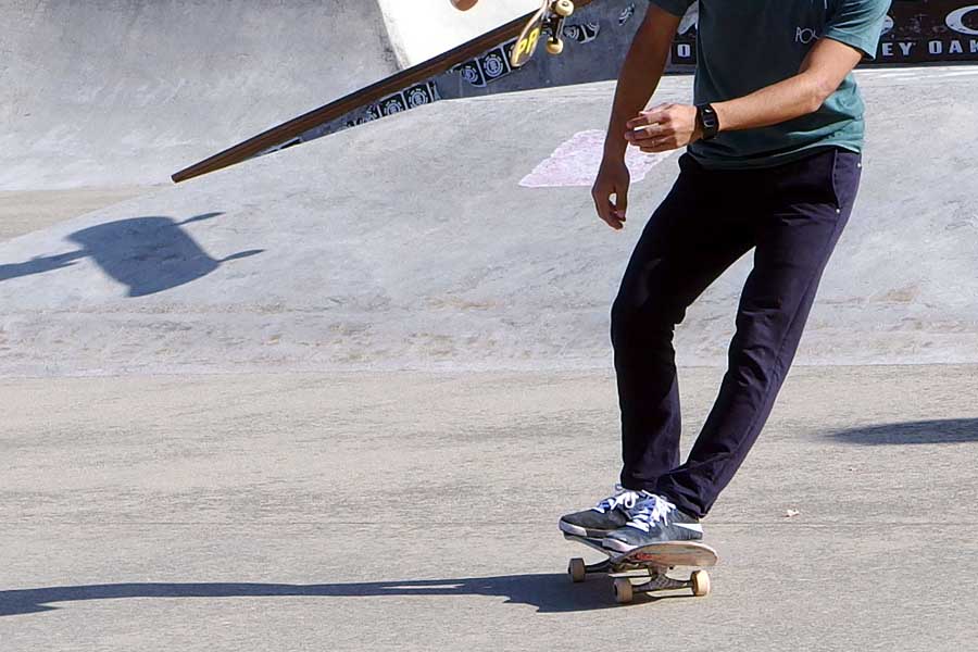 スケートボードのイメージ（画像：写真AC）