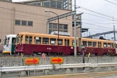 熊本市民が愛した“レトロ顔”が引退！「推し電」1位の名車、その激動の生涯！ 福岡を支え、熊本を救った連接車の軌跡をたどる