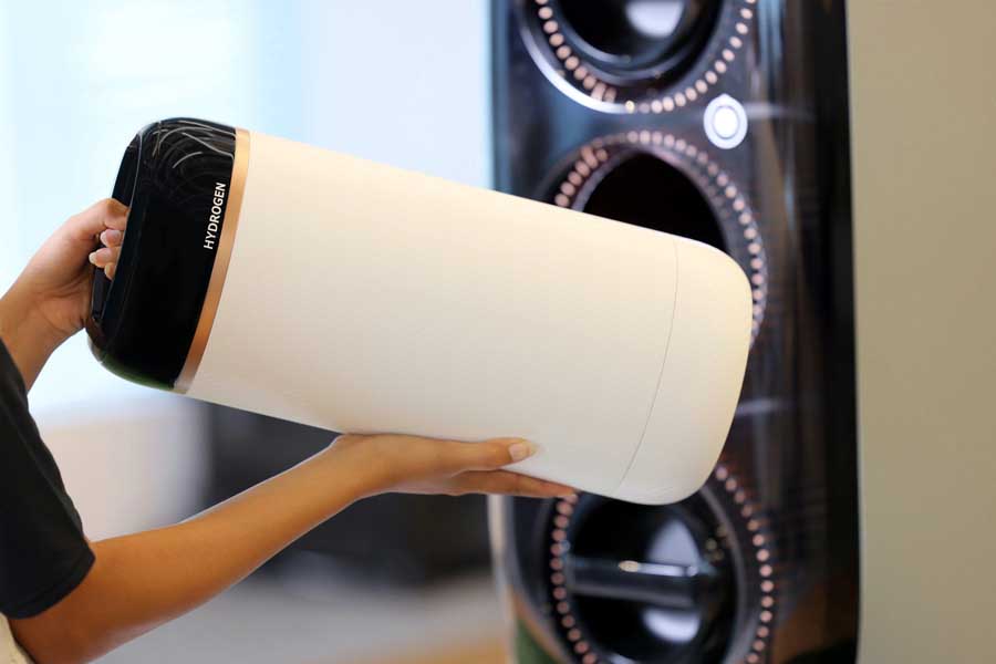 トヨタ自動車・ポータブル水素カートリッジ（プロトタイプ）（画像：トヨタ自動車）