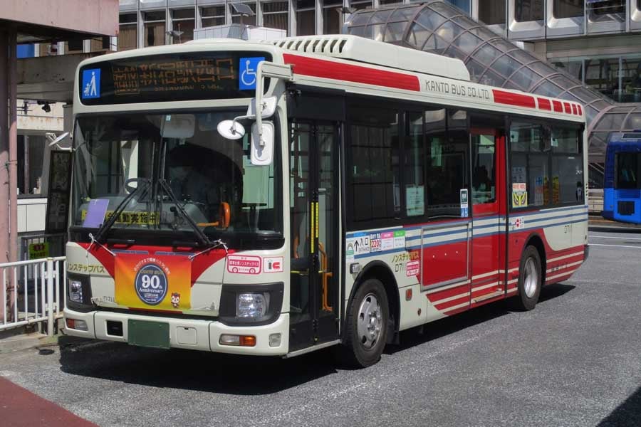 定員10人以上のバス（画像：写真AC）