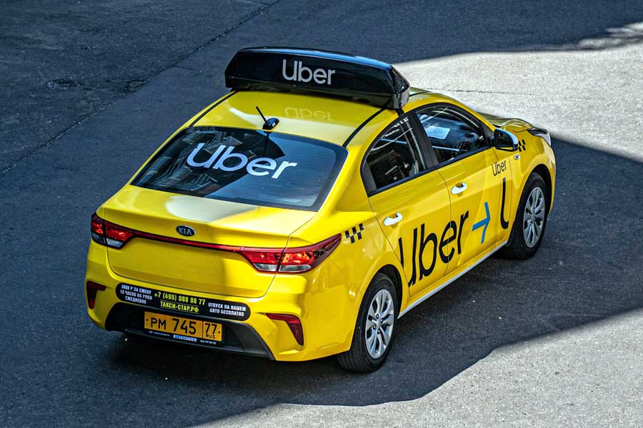 Uber（画像：Pexels）