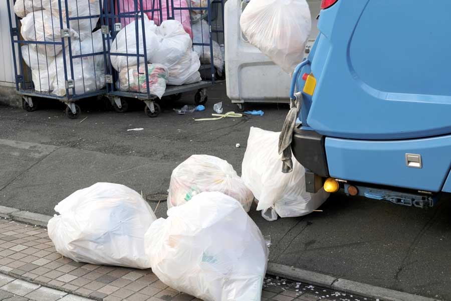 ごみ収集車（画像：写真AC）