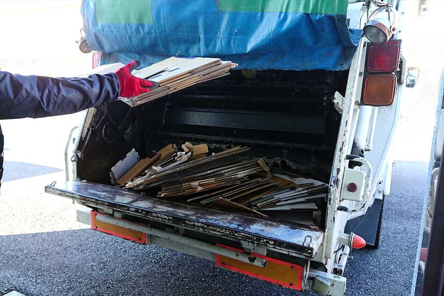 ごみ収集車（画像：写真AC）