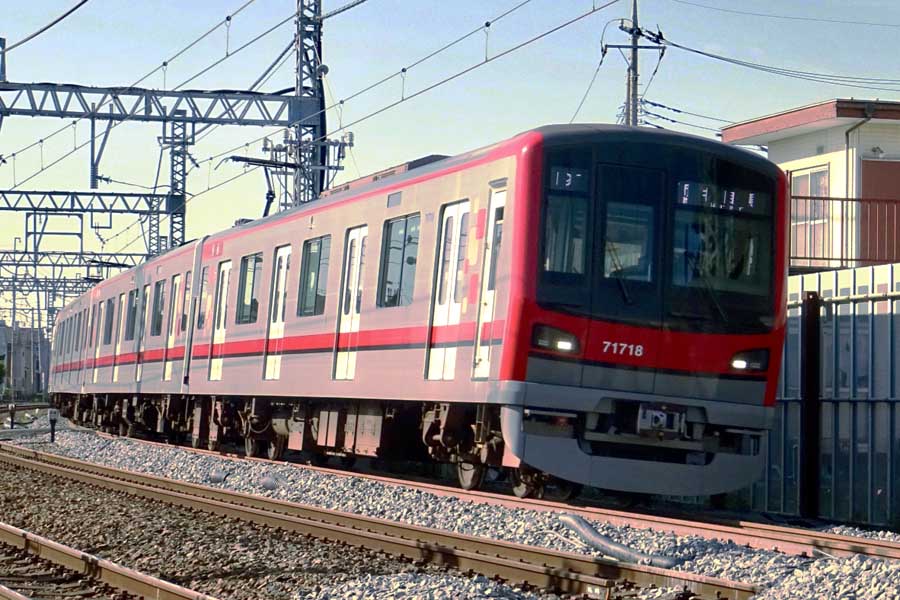 鉄道（画像：写真AC）
