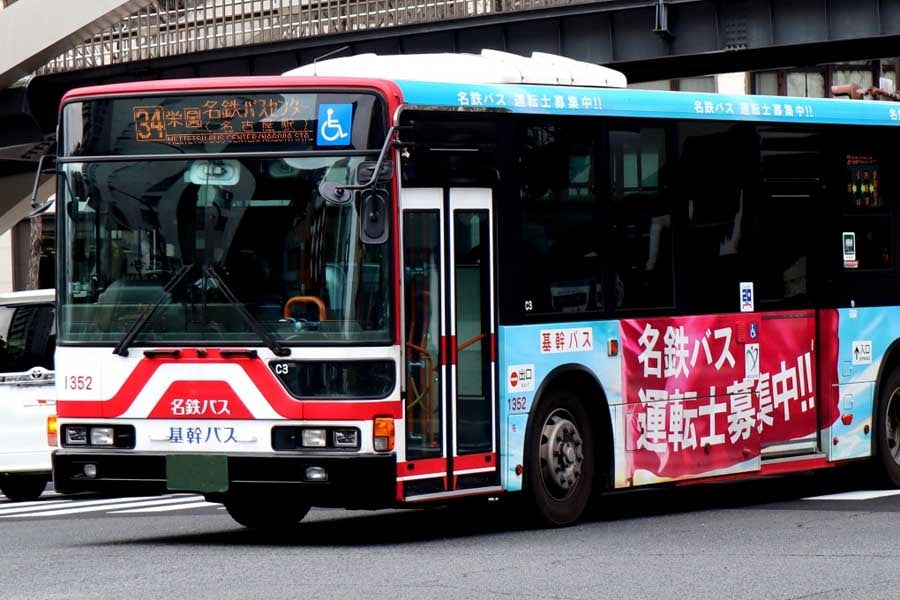 路線バス（画像：写真AC）