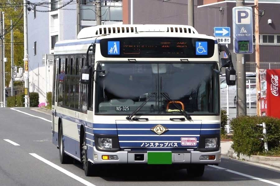 路線バス（画像：写真AC）