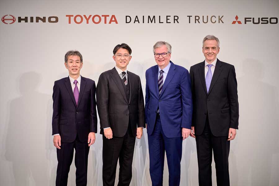 2023年5月30日に行われたダイムラートラック・三菱ふそう・トヨタ・日野による共同記者会見（画像：日野自動車）