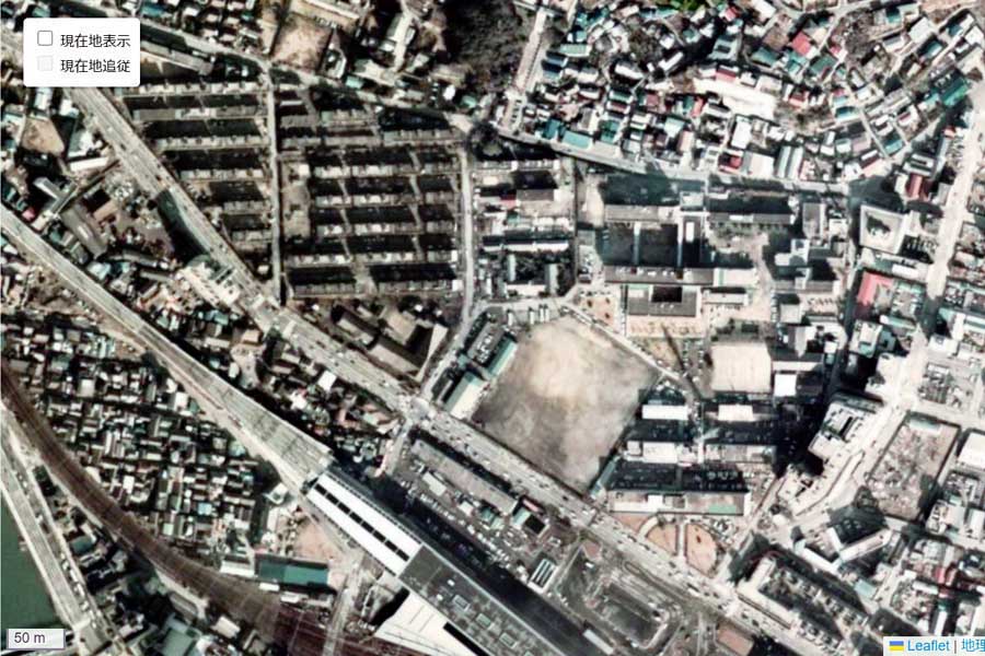 1975年頃の「広島駅」周辺の航空写真（画像：国土地理院）