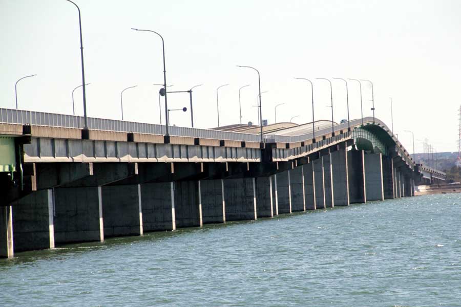 三河港大橋（画像：写真AC）