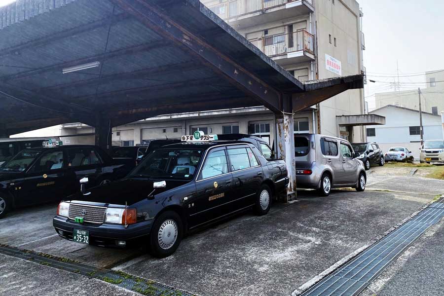 4月からライドシェアに参入した玉野市の下電観光バス営業所（画像：高田泰）