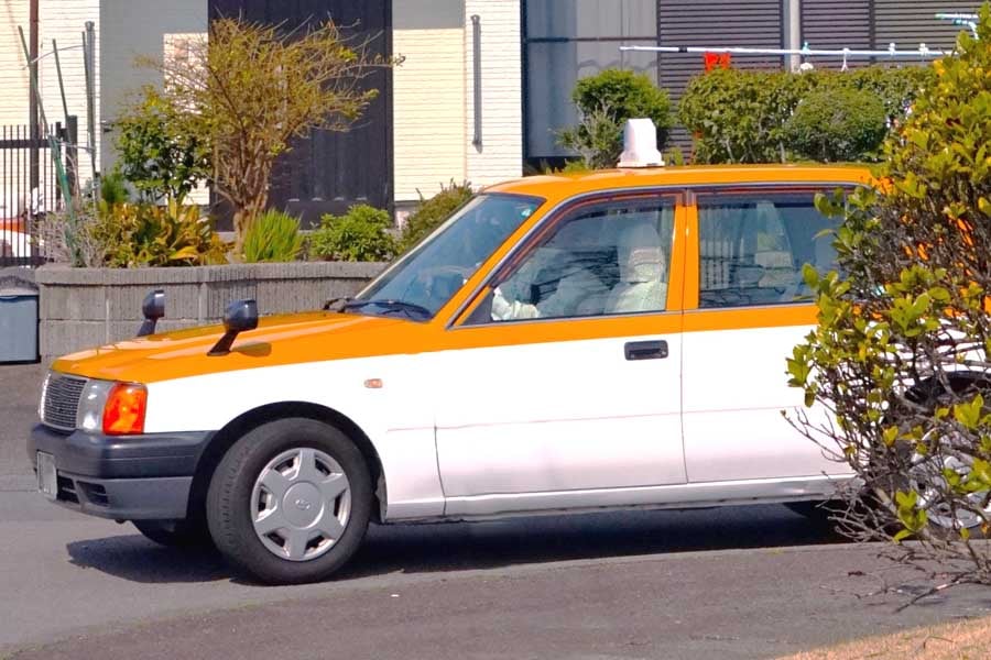 タクシー（画像：写真AC）