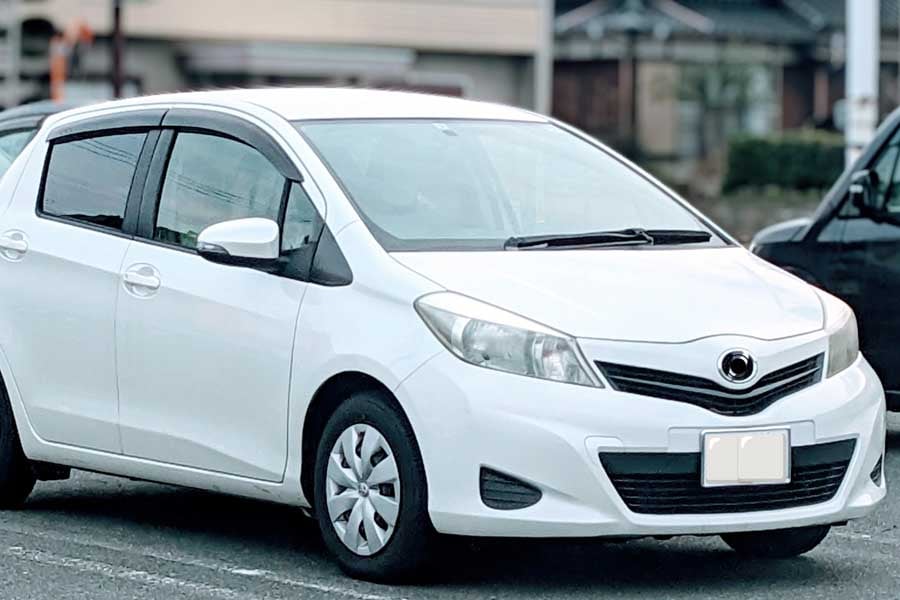 自動車(画像:写真AC)
