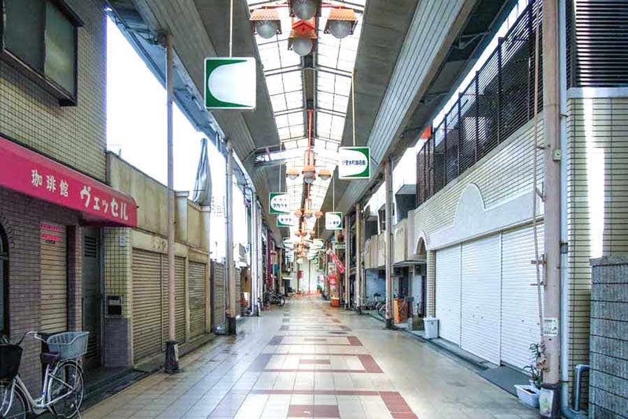 シャッター商店街のイメージ（画像：写真AC）