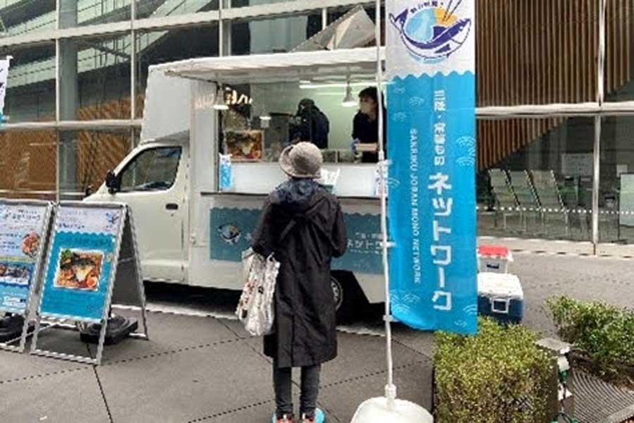 岐阜合同庁舎内にキッチンカーが出店（画像：財務省東海財務局）