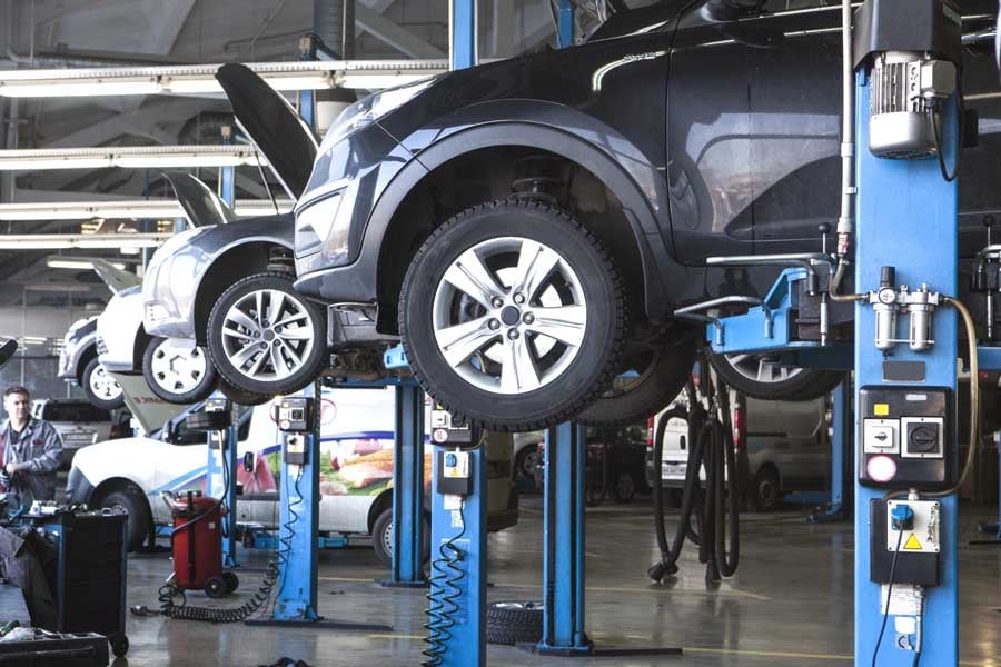 自動車整備工場（画像：写真AC）