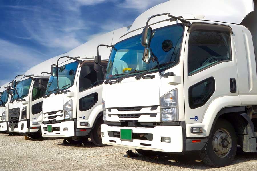 物流トラック（画像：写真AC）