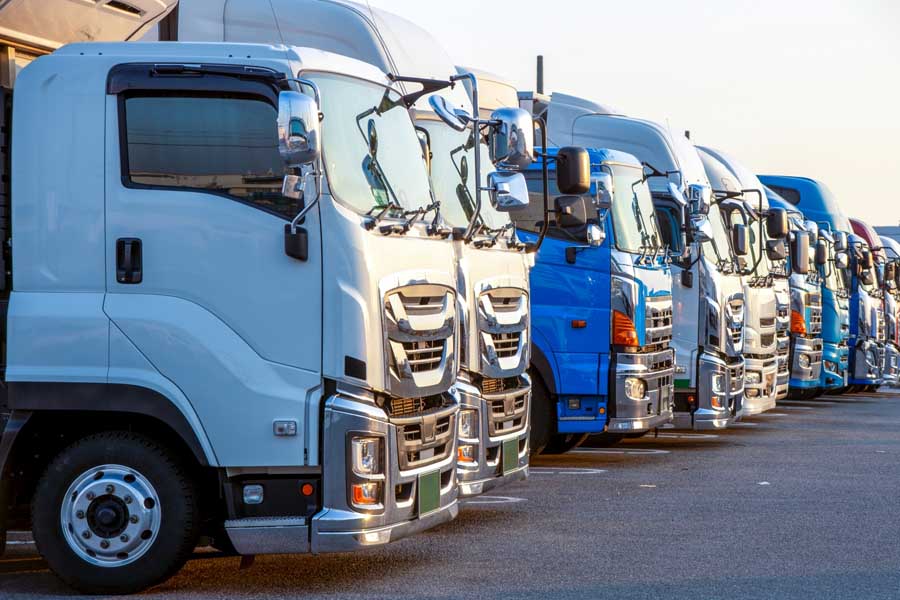 物流トラック（画像：写真AC）