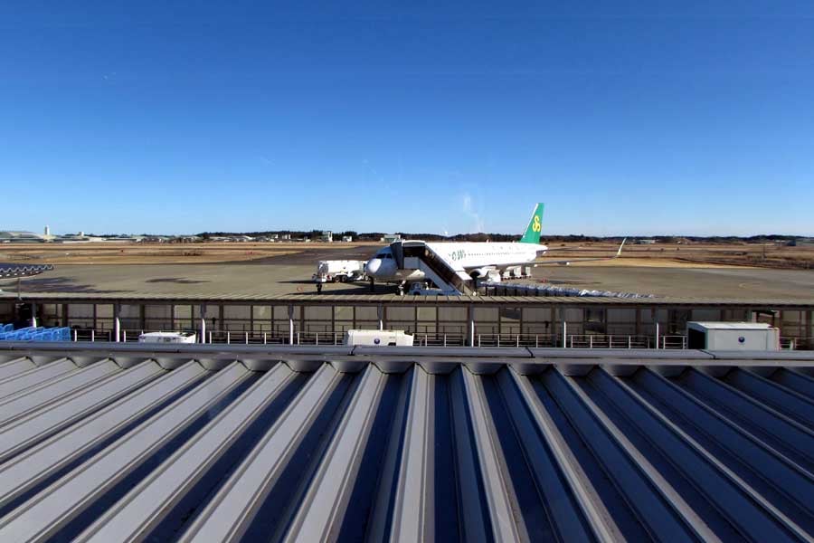出発を待つ春秋航空の航空機(画像:菅原康晴)