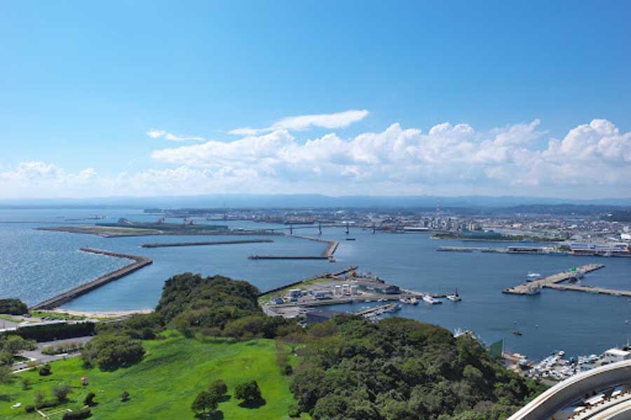 いわき市にあるいわきマリンタワーの展望台からの眺め（画像：写真AC）