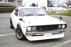 「昔の自動車CM」はなぜ消費者の心を掴んだのか? 「ケンメリ」から「タント」まで! データで見る消費行動の変遷とは