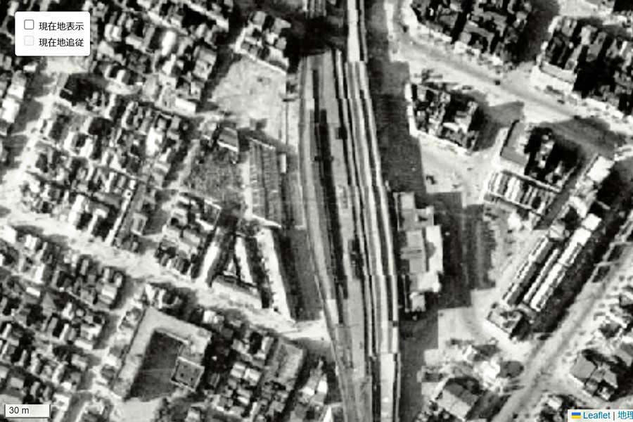 1947年頃の「新橋駅」周辺の航空写真（画像：国土地理院）