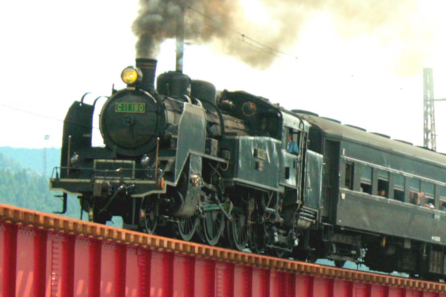 SL（画像：写真AC）