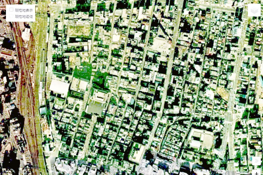 1975年頃の「新宿歌舞伎町」周辺の航空写真（画像：国土地理院）
