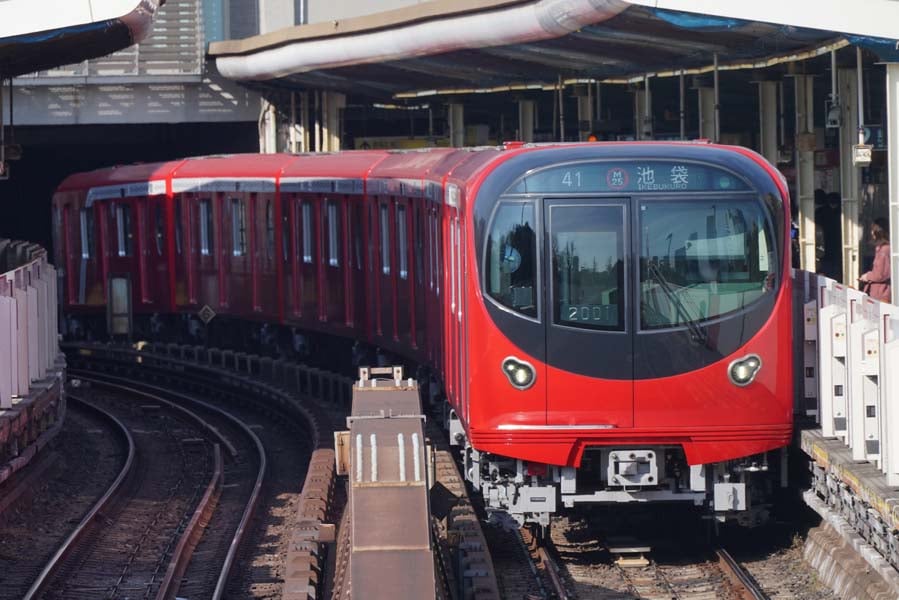 丸ノ内線（画像：写真AC）