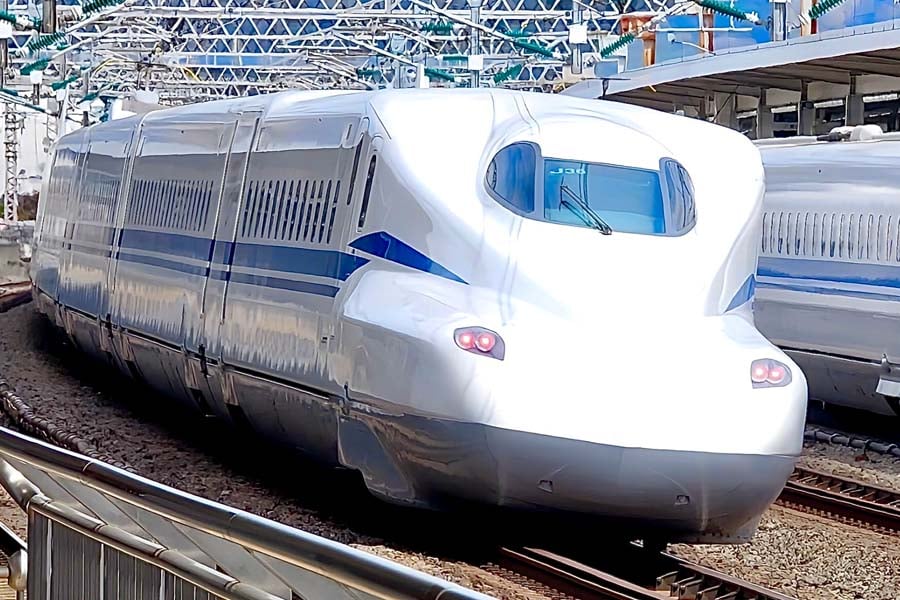 新幹線(画像:写真AC)