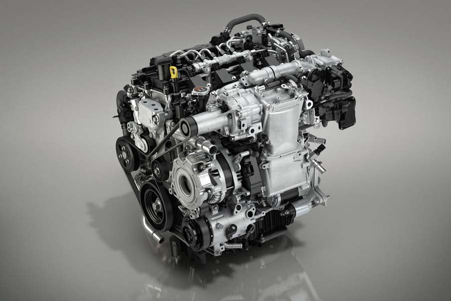 マツダが2017年に発表した「SKYACTIV-X」エンジン（画像：マツダ）