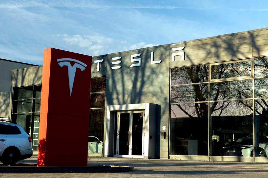 テスラ（画像：Pexels）