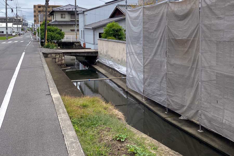 岡山県の用水路（画像：昼間たかし）