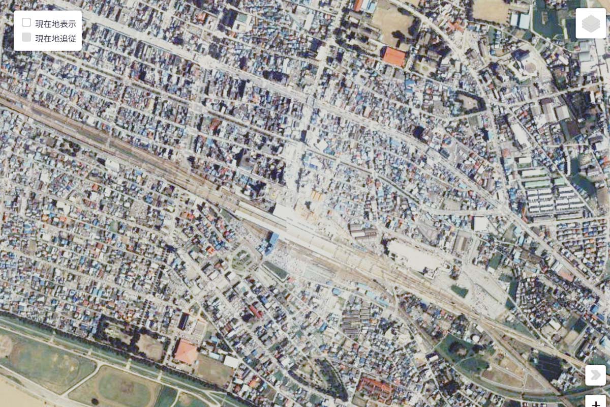 1985年頃の「熊谷駅」周辺の航空写真（画像：国土地理院）