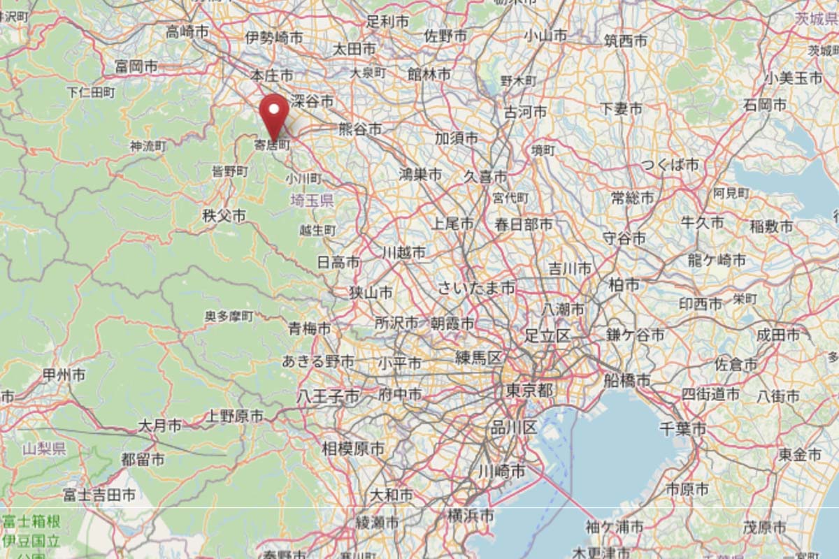 寄居駅の位置（画像：OpenStreetMap）