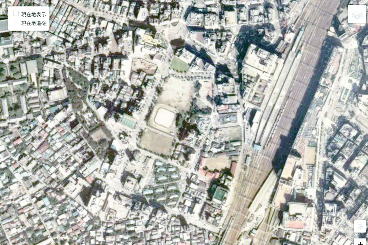 1980年頃の「池袋西口」の航空写真（画像：国土地理院）