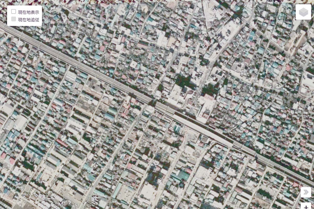 1975年頃の「本八幡駅」周辺の航空写真（画像：国土地理院）