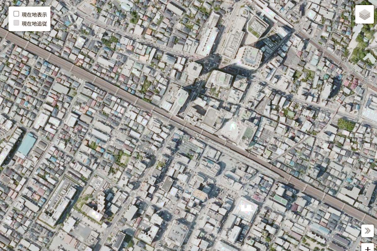 現在の「本八幡駅」周辺の航空写真（画像：国土地理院）