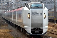 【画像】「えぇぇぇ！？」 これがJR東日本の「平均年収」です！ グラフで見る（10枚）