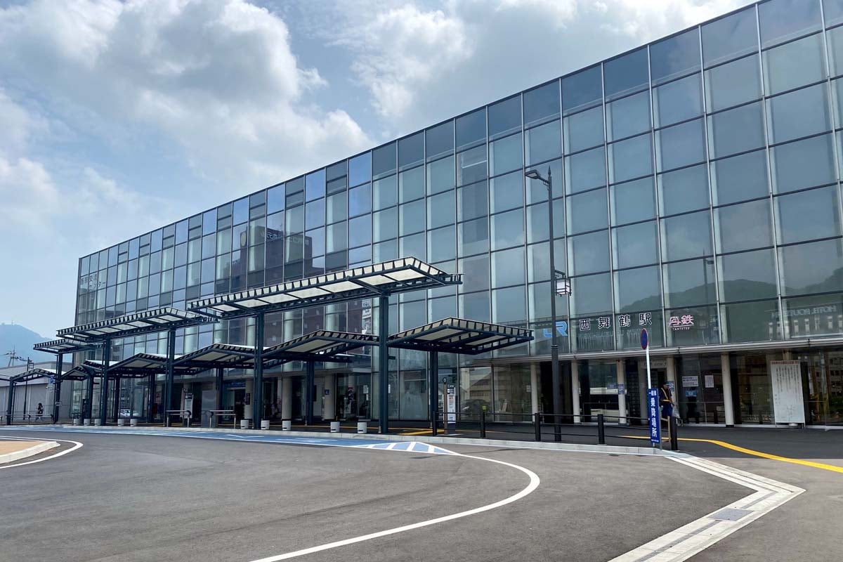 舞鶴ルートが付近を通過すると考えられるJR西舞鶴駅（画像：高田泰）