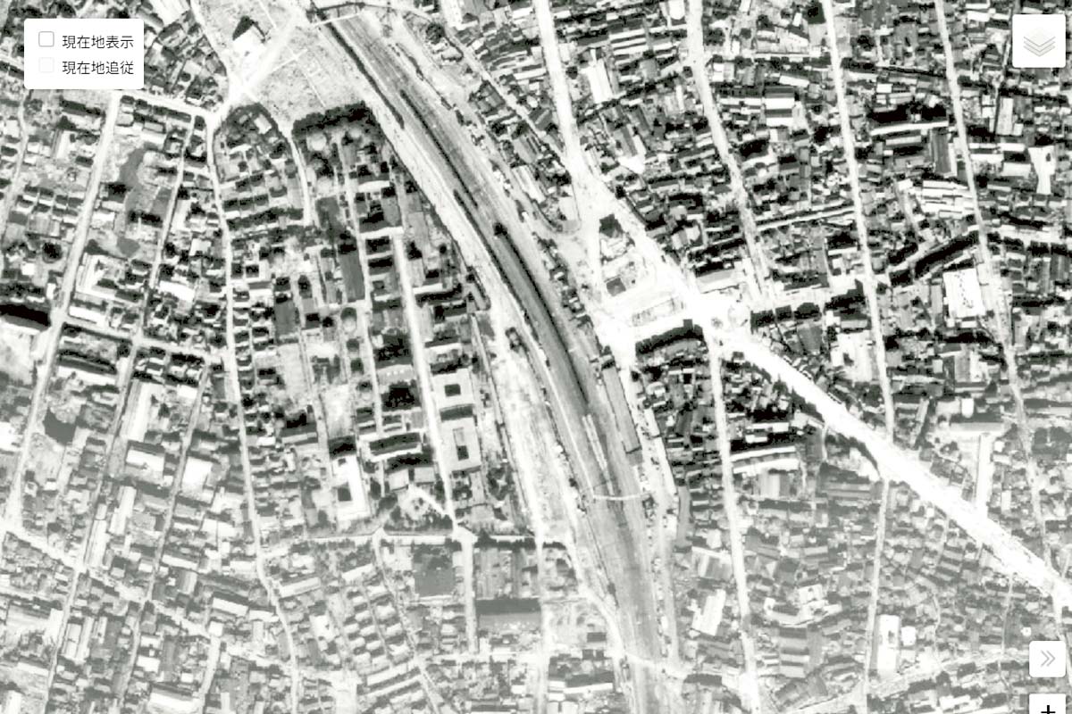 1947年頃の「川口駅」周辺の航空写真（画像：国土地理院）