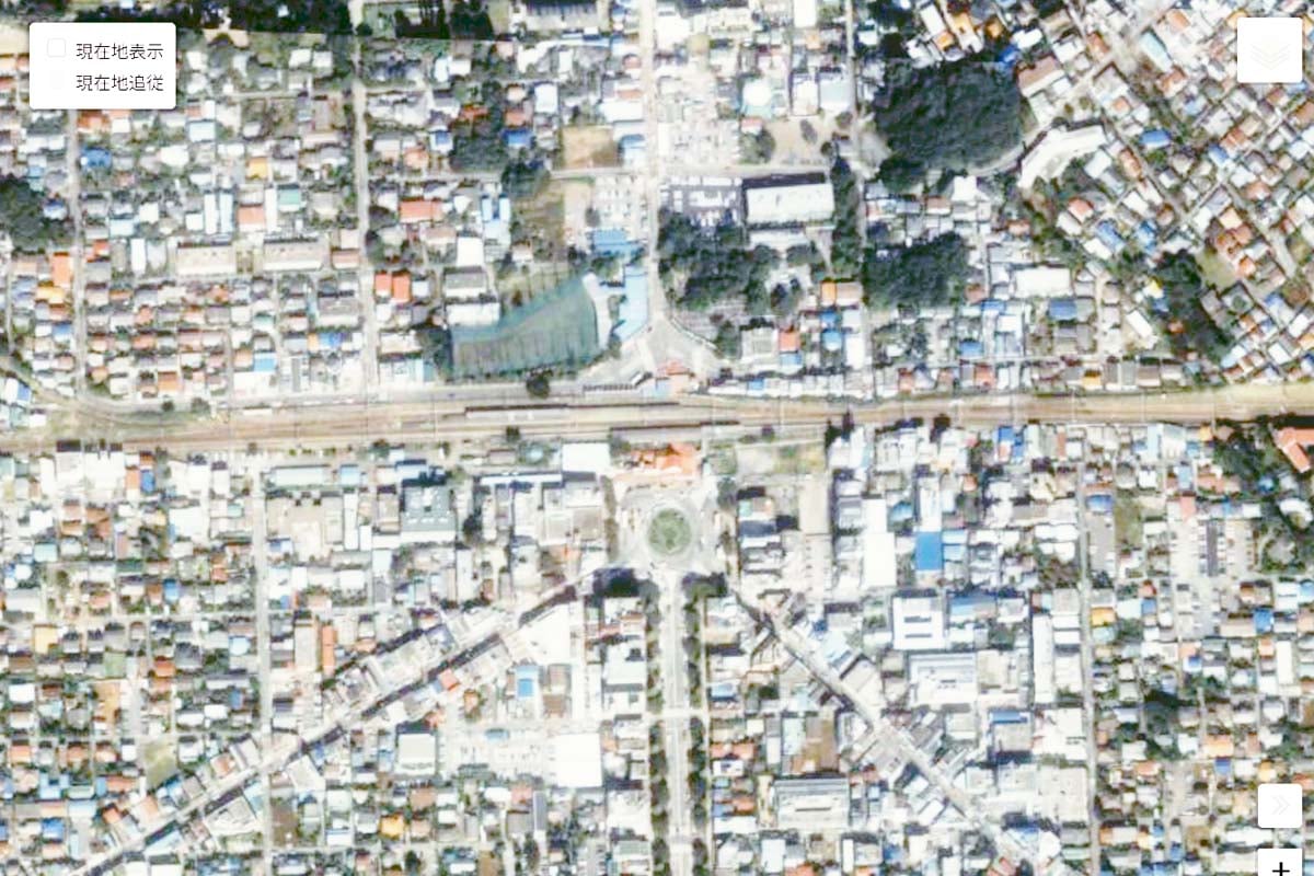 1990年頃の「国立駅」周辺の航空写真（画像：国土地理院）