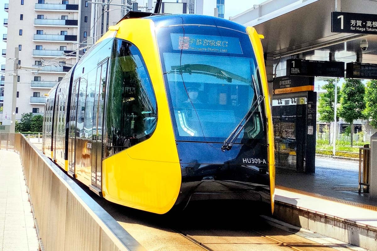 LRT(画像:写真AC)