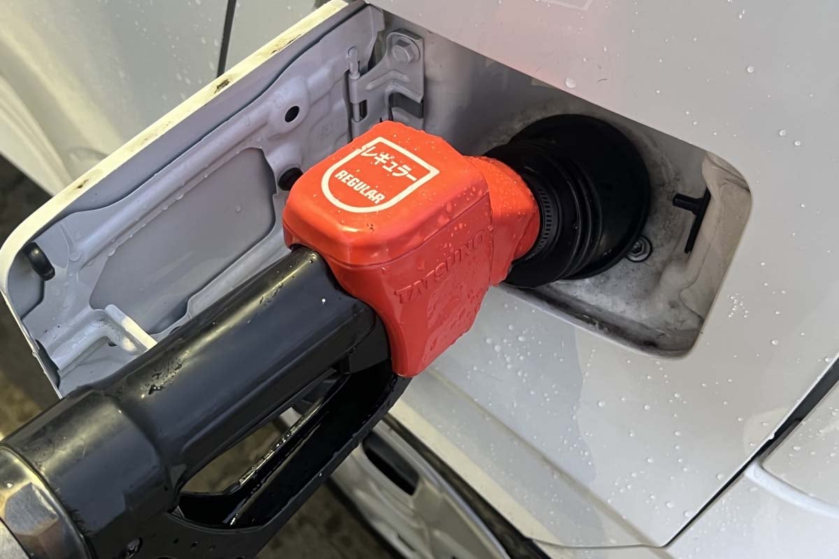 ガソリン税収では賄えないほどひっ迫している財政状況(画像:写真AC)