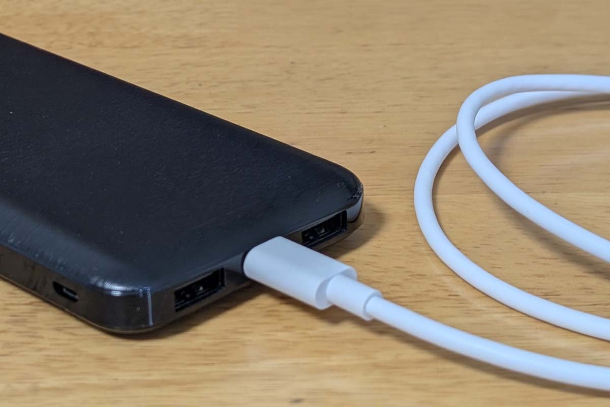 モバイルバッテリー（画像：写真AC）