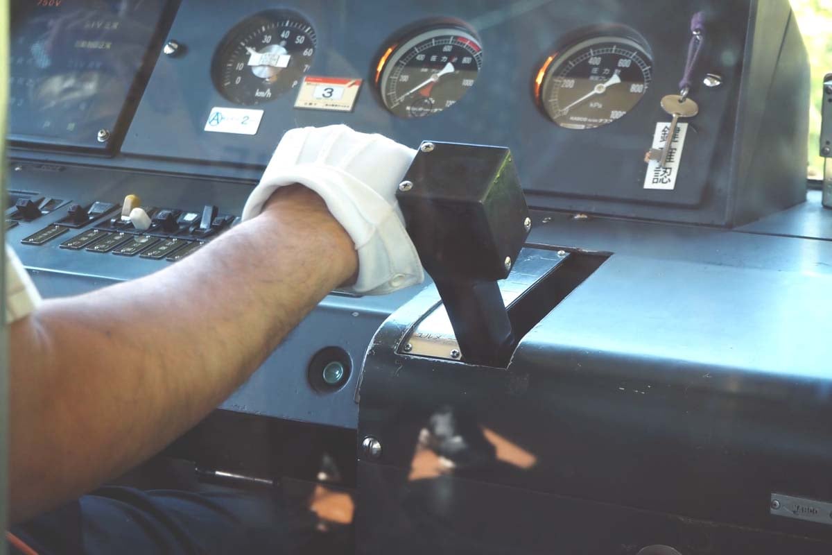 「人気職」だった鉄道の運転士（写真：写真AC）